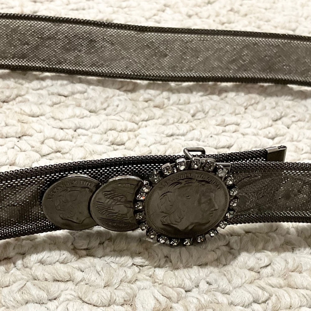 Women’s Flowered Gunmetal Patterned Belt w/Coin Buckle